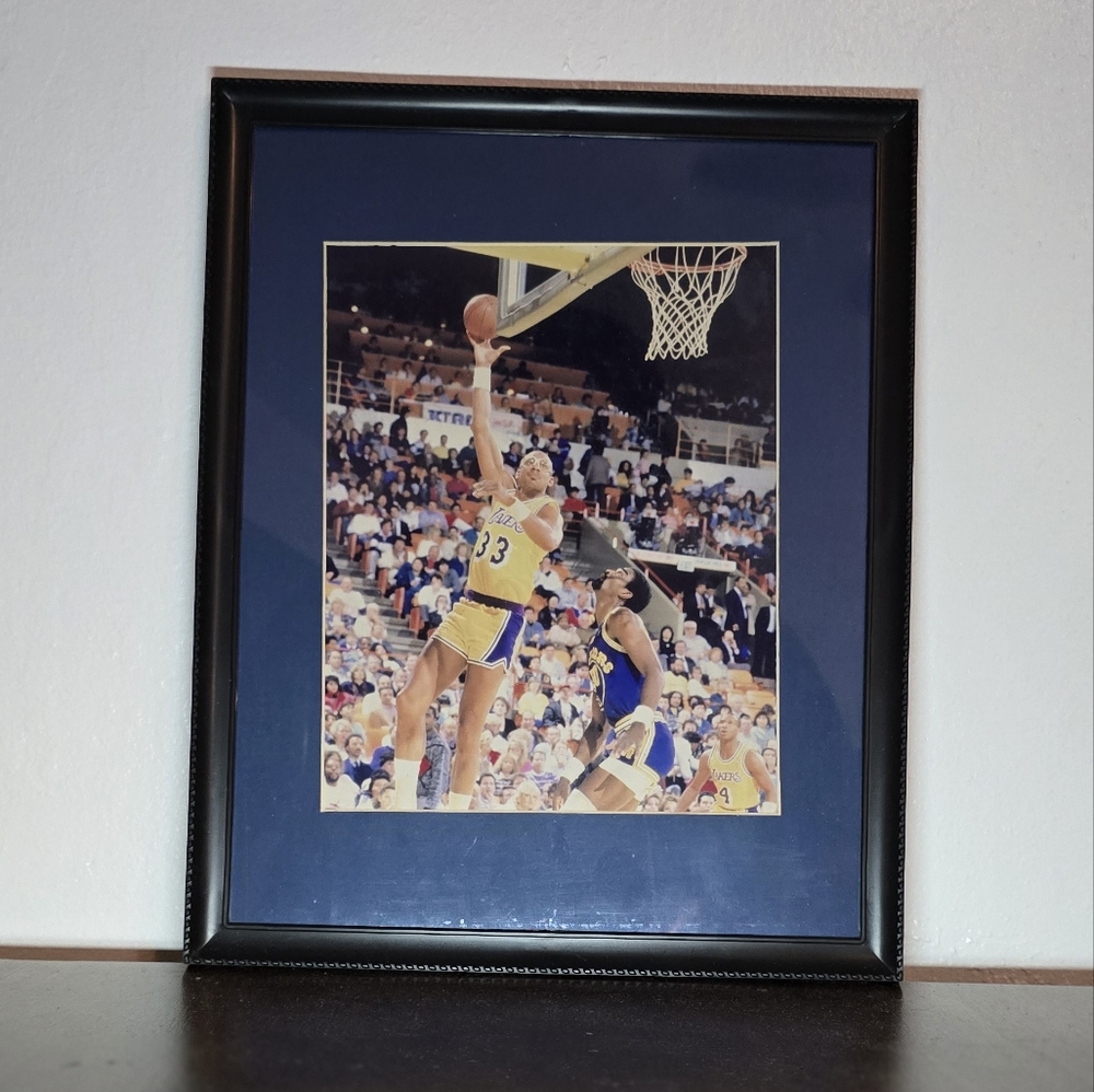 NBA LA LAKERS KAREEM ABDUL-JABBAR SKYHOOK Framed Picture